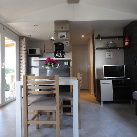 Camping Les Charmettes- Les Mathes ภายนอก รูปภาพ