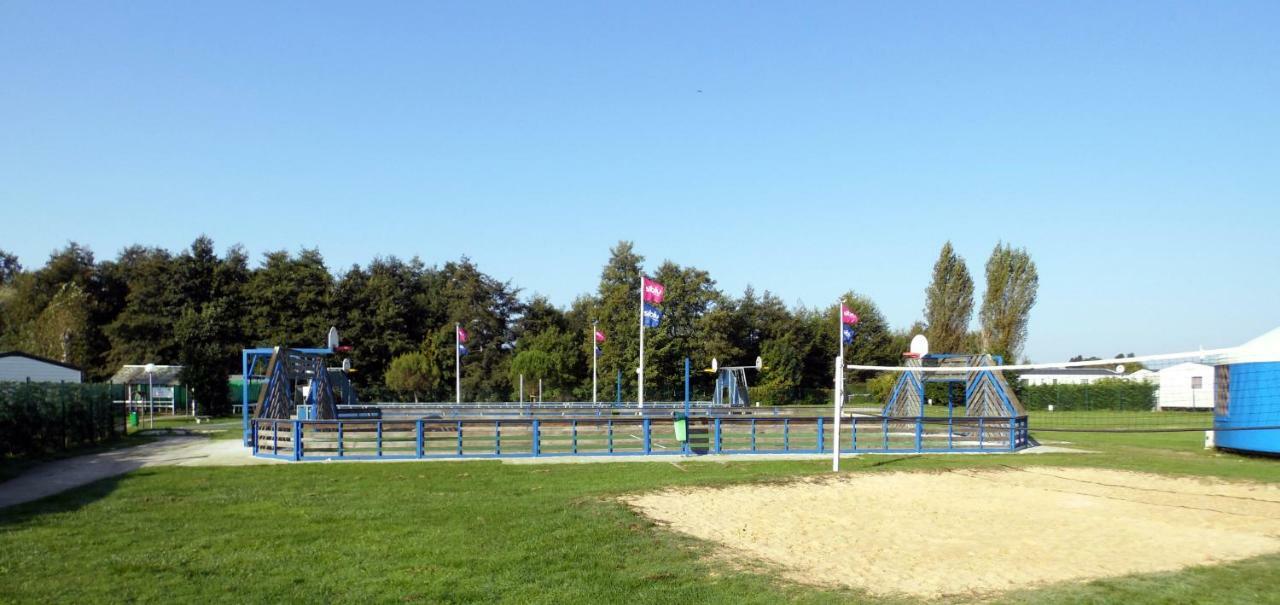 Camping Les Charmettes- Les Mathes ภายนอก รูปภาพ