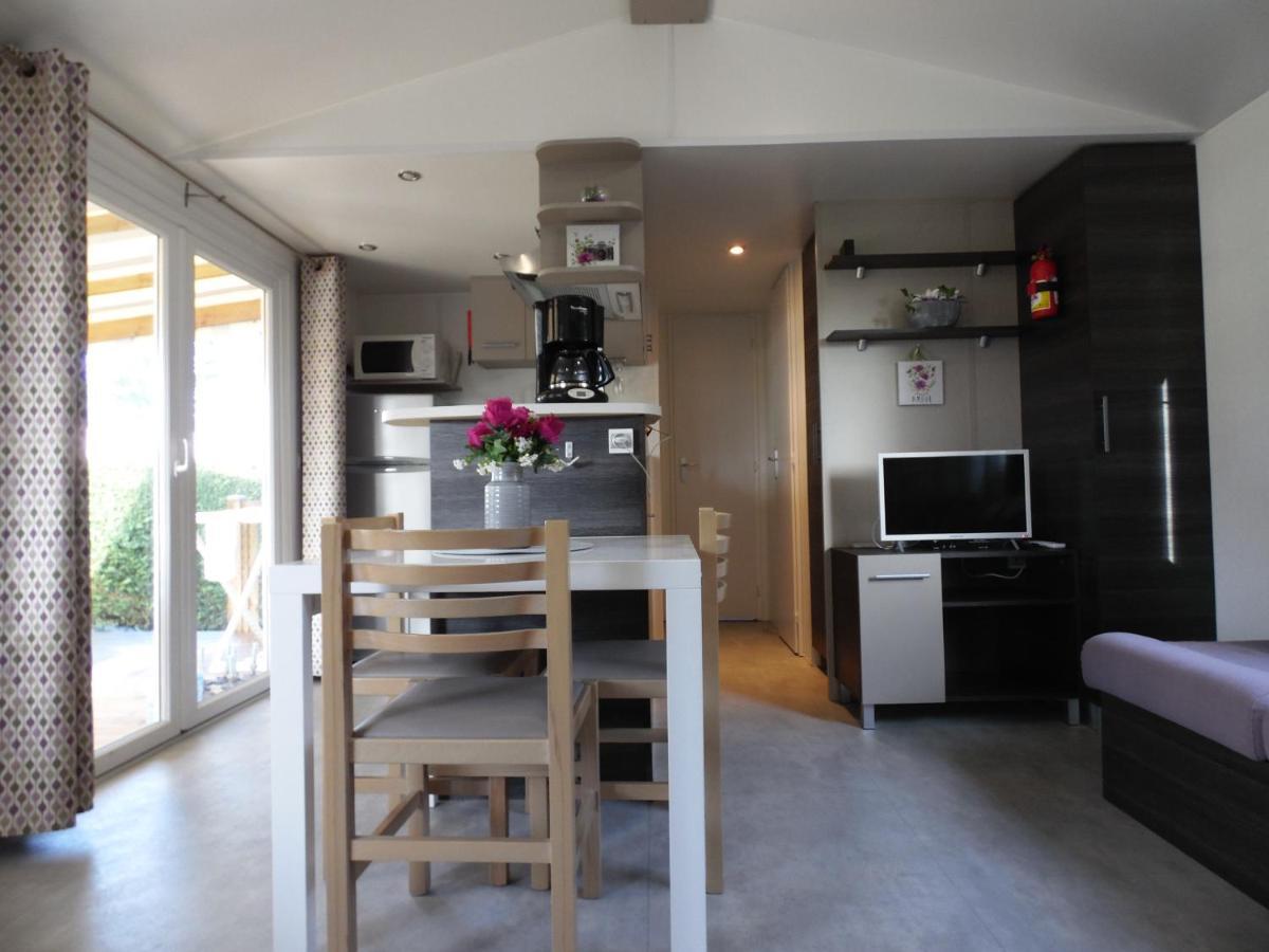 Camping Les Charmettes- Les Mathes ภายนอก รูปภาพ